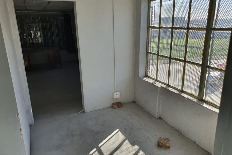 To Let commercial Property for Rent in Sidwell Eastern Cape